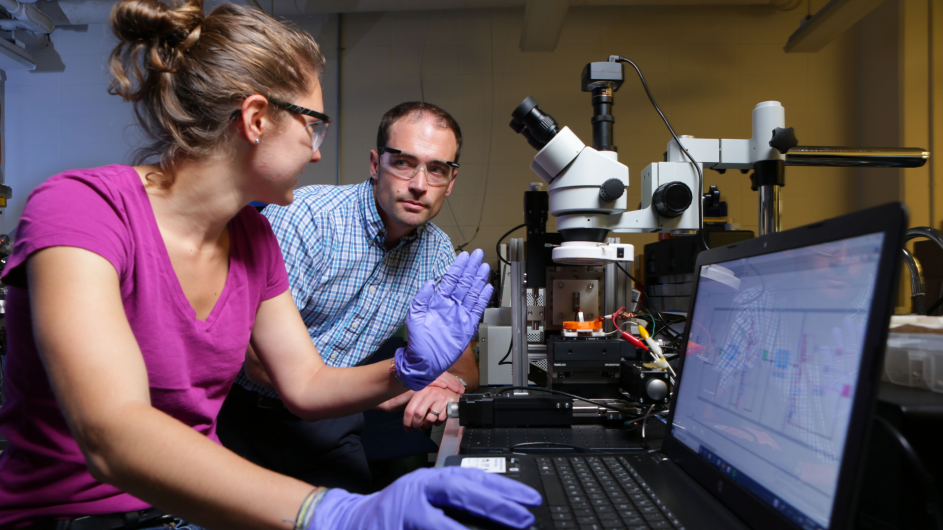 Columbia Engineering professor Daniel Esposito (right) founded a clean energy startup based on a discovery made in his lab. (Photo: John Abbott) Columbia Engineering professor Daniel Esposito and colleague in lab. (Photo: John Abbott)