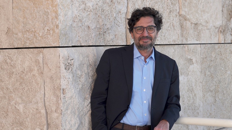 Professor Avinoam Shalem's main fields of interest concern artistic interactions in the Mediterranean basin, the migration of objects, and medieval aesthetics. Columbia University Professor Avinoam Shalem