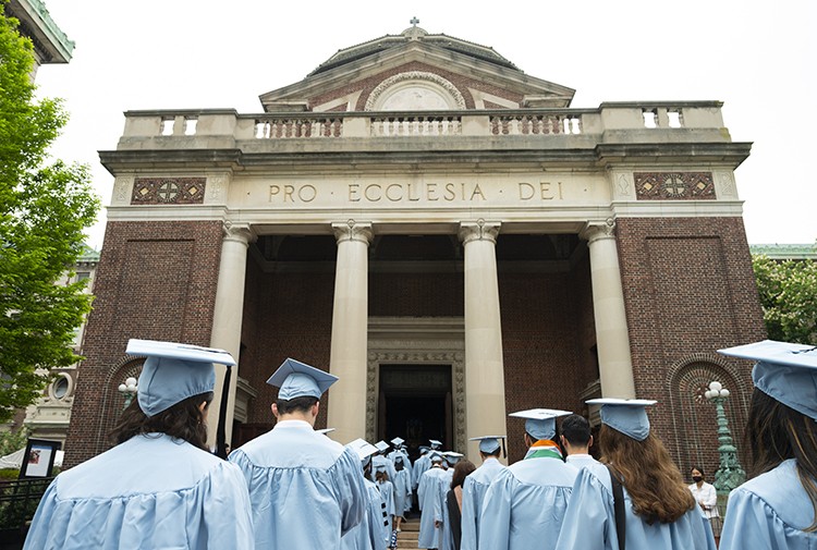 Students enter St. Paul's Chapel for the Baccalaureate service. 