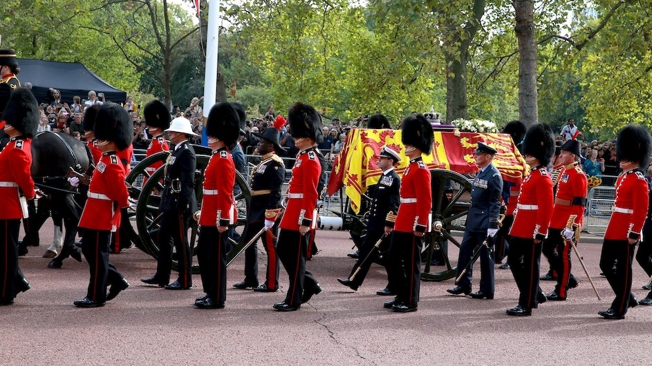 The procession of Queen Elizabeth II's coffin along the Pall Mall in London for the start of the Queen's lying-in-state, September 14, 2022. Queen Elizabeth II's coffin be taken to lie in state