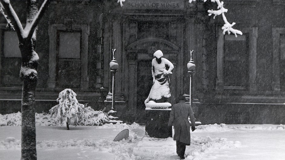Snow day, 1949, Columbia Mining