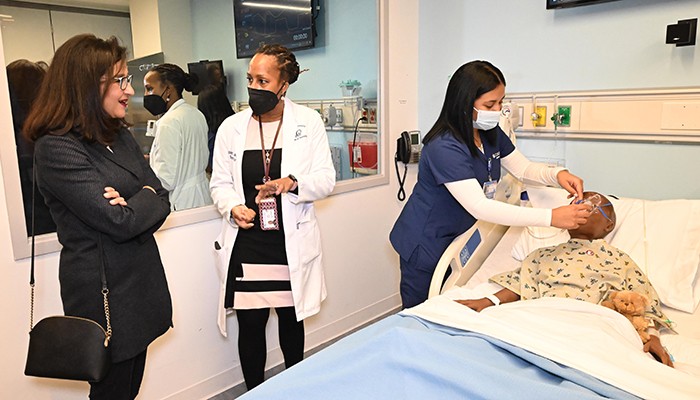 Minouche Shafik visits Columbia's Helene Fuld Health Trust Simulation Center