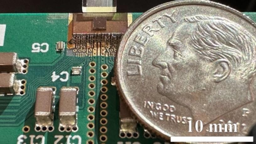 An ultra-compact photonic data transmission system. (Credit: Lightwave Research Lab, Columbia Engineering)