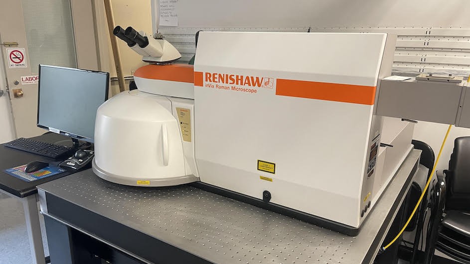 The Columbia Nano Initiative's Raman spectrometer in Havemeyer Hall.