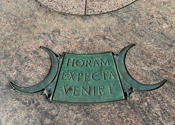 The inscription on the Sundial. Photo by Kelly Moffitt-Hawasly. “Horam Expecta Veniet”