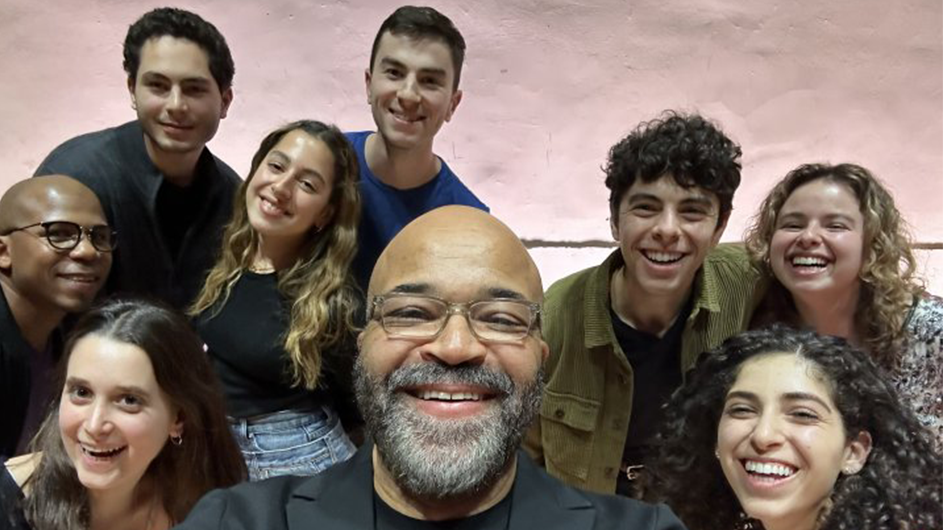 Jeffrey Wright takes a selfie with Columbia students