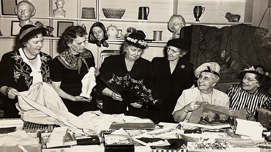Six "faculty wives" who volunteered as Columbia Community Service's gift shop committee in the 1950s.