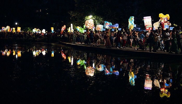 Photo by Cherylynn Tsushima/Morningside Lights. Morningside Lights parade in Morningside Park