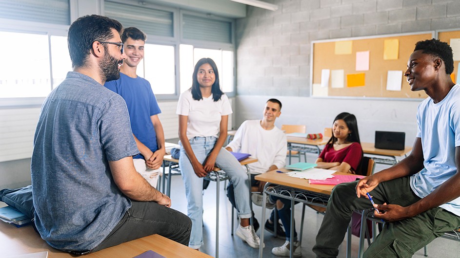 Teacher and students talking-listening.