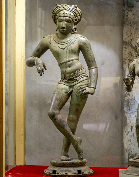 Shiva as Lord with the bull (missing today), 1011. Bronze sculpture