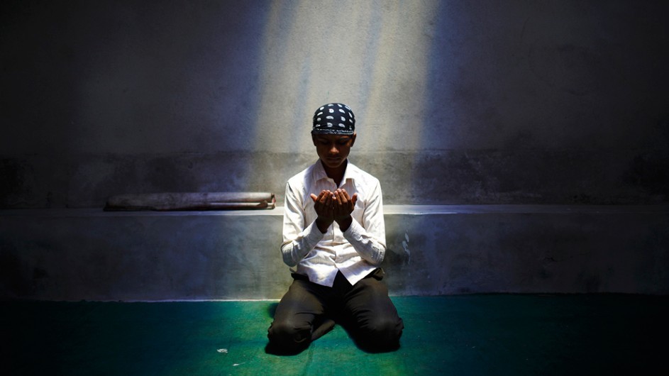 african muslims praying