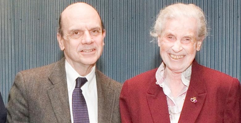 Elizabeth Davis received the Virginia Kneeland Frantz Award Distinguished Women in Medicine in 2006, presented by Dr. Frantz's son, Andrew. Elizabeth Davis and Andrew Davis