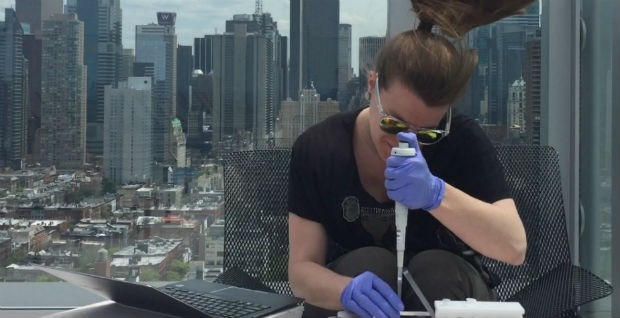 New technology adapted to cheap DNA sequencers can rapidly identify people and cells from their DNA. Here, researcher Sophie Zaaijer demonstrates from a NYC rooftop how easy DNA-authentication can be. New technology adapted to cheap DNA sequencers can rapidly identify people and cells from their DNA.