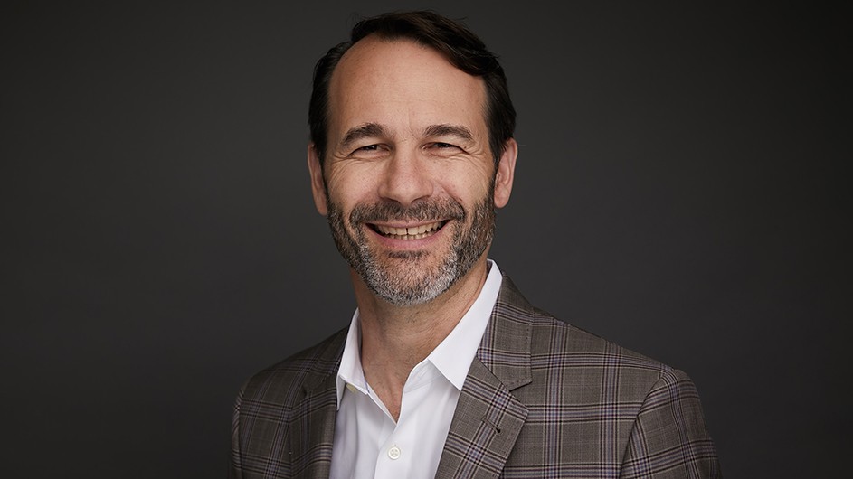 Bruce Usher teaches about the intersection of finance and social and environmental issues, and directs the Tamer Center for Social Enterprise at Columbia Business School. Columbia University Professor Bruce Usher