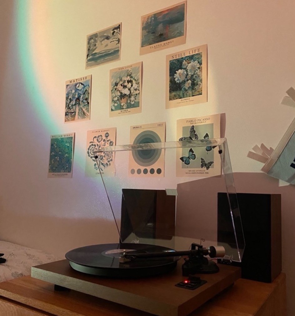 Katie Figueroa Beltran's record player. Katie Figueroa Beltran's record player.