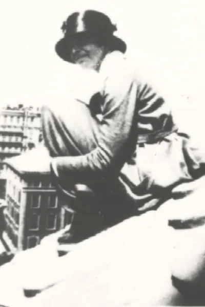 Amelia Earhart on Low Library (Louise De Schweinitz) 
