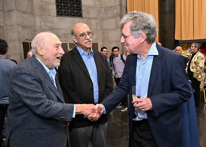 Fellow Nobel laureates Joseph Stiglitz and Martin Chalfie congratulate Michael Woodford on his achievement. 