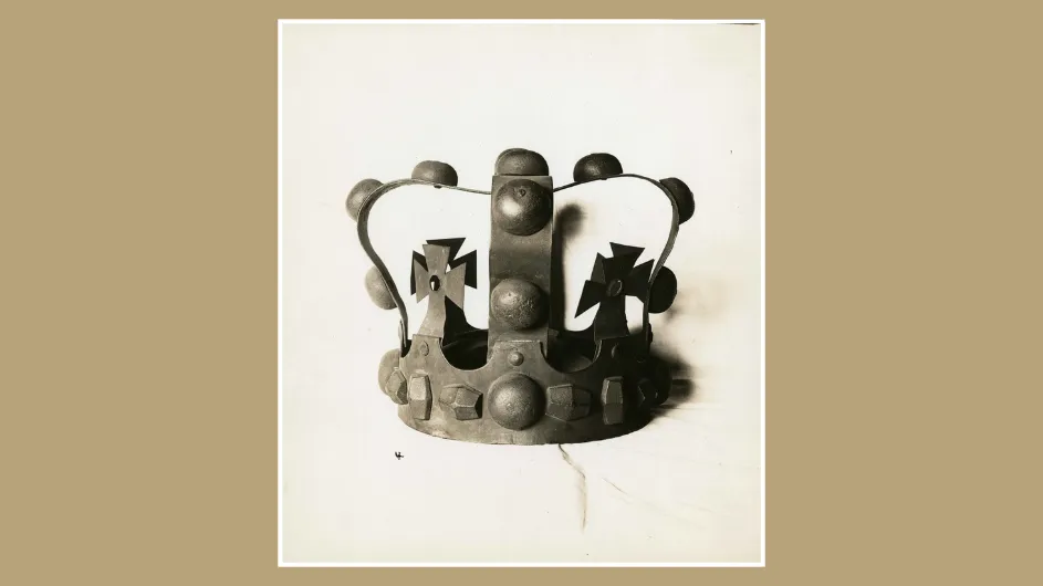 A King's College Crown from College Hall. 