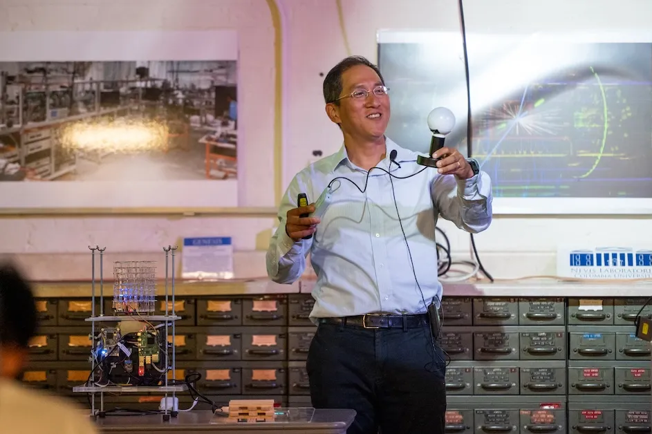 Tae Min Hong, associate professor of physics and astronomy at the University of Pittsburgh, led a recent talk at Nevis as part of the Science-on-Hudson series of science lectures for the general public. Hong collaborates frequently with Columbia’s ATLAS group.