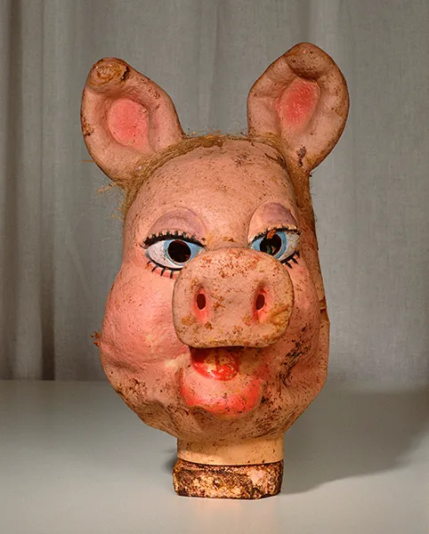 Pig head sculpture