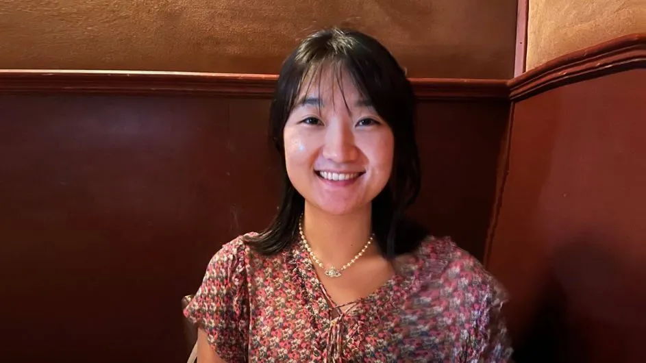 Photo of Eunice Bae, a postdoc in Xiaoyang Zhu's lab at Columbia University. 