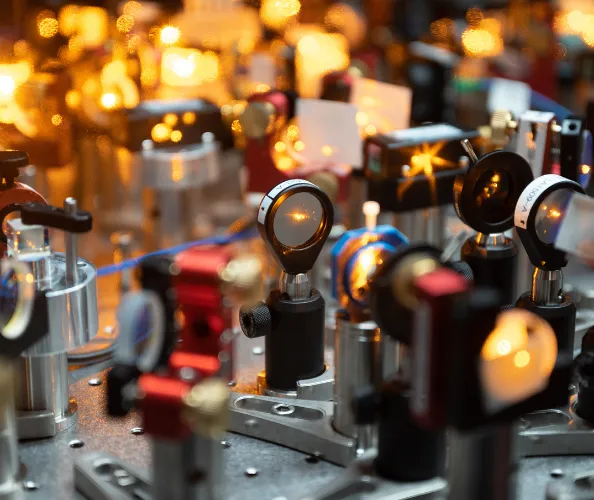 Mirrors, lasers and optical elements in the Will lab