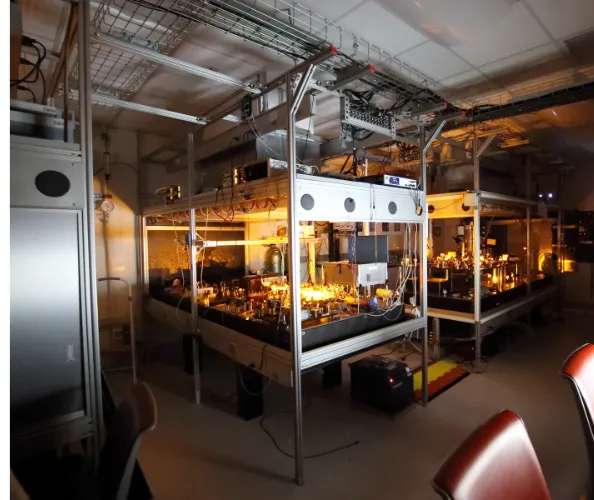 Image of the two optical tables in the Will lab